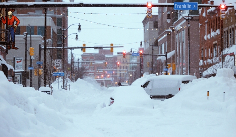 Death Toll Rises After Blizzard of the Century Blankets US